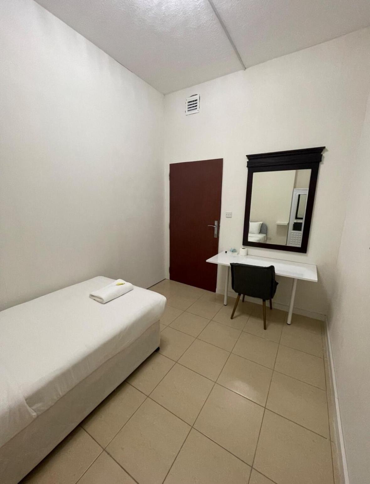 Private In Coliving In Jbr Sadaf 8 Homestay Dubai